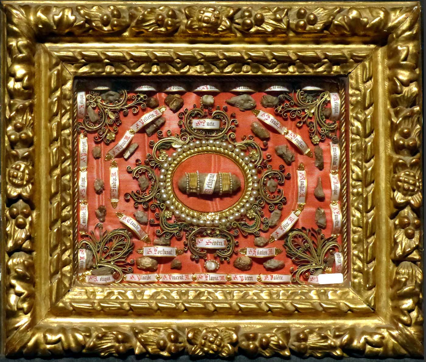 Reliquaire Ancien Du XIXe Avec Paperolles Et Cadre – Objet Religieux De Collection